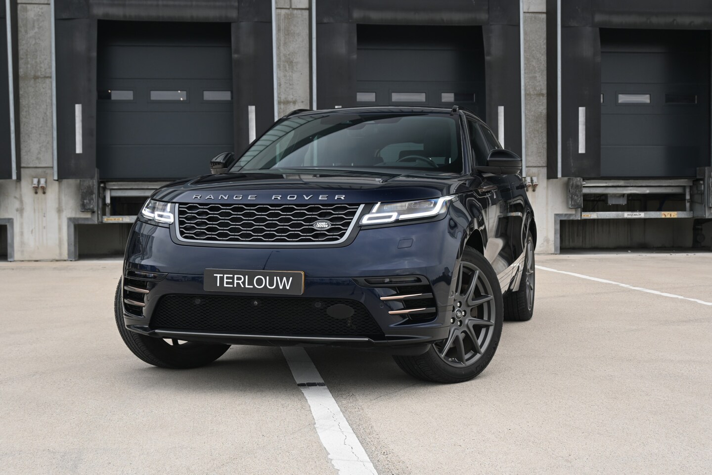 Land Rover Range Rover Velar - 2.0 P400e R-Dynamic S - AutoWereld.nl