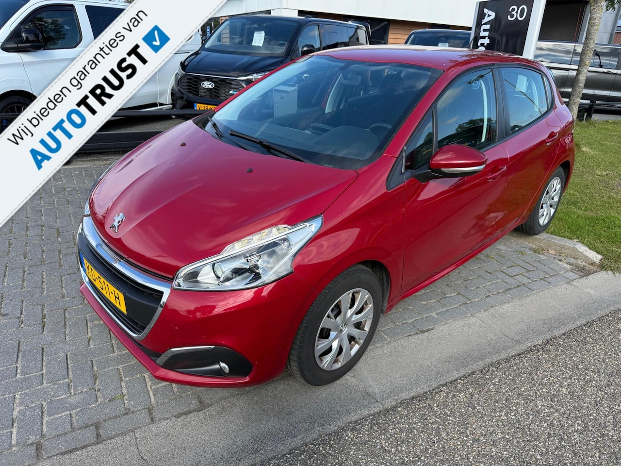 Peugeot 208 - 1.2 PureTech Blue Lion NAVI,PDC,TREKHAAK DEALER ONDERHOUDEN - AutoWereld.nl