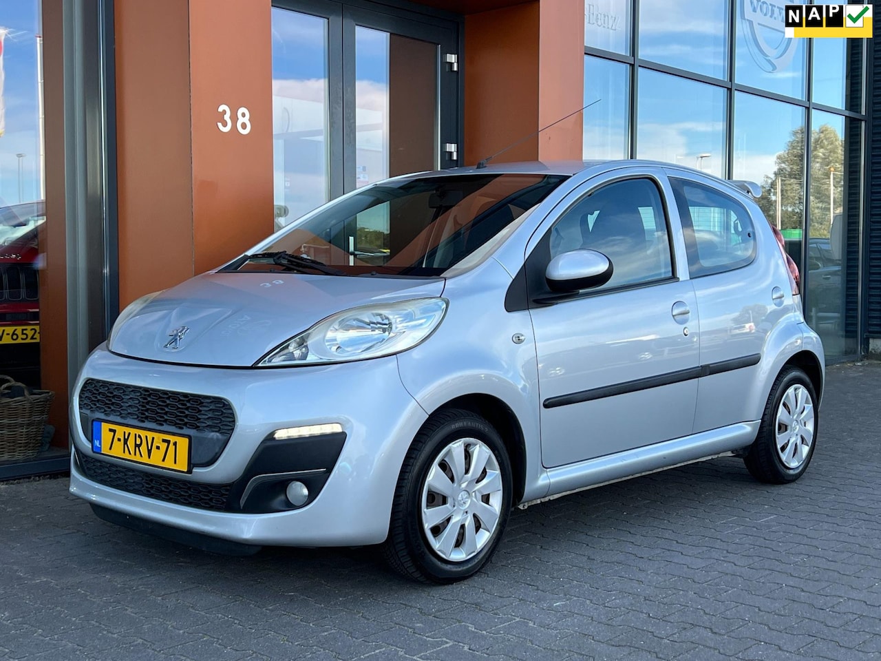 Peugeot 107 - 1.0 Active|Automaat|Isofix|Airco|Aux|APK 06-2026 - AutoWereld.nl