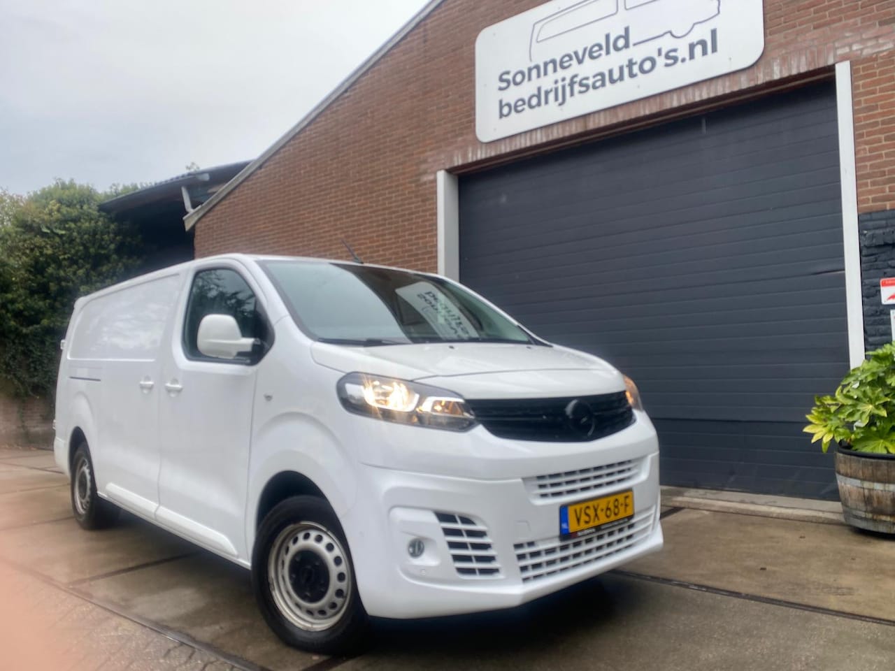 Opel Vivaro - 2.0 CDTI L3 Selection camera, carplay, cruise, 3pers - AutoWereld.nl