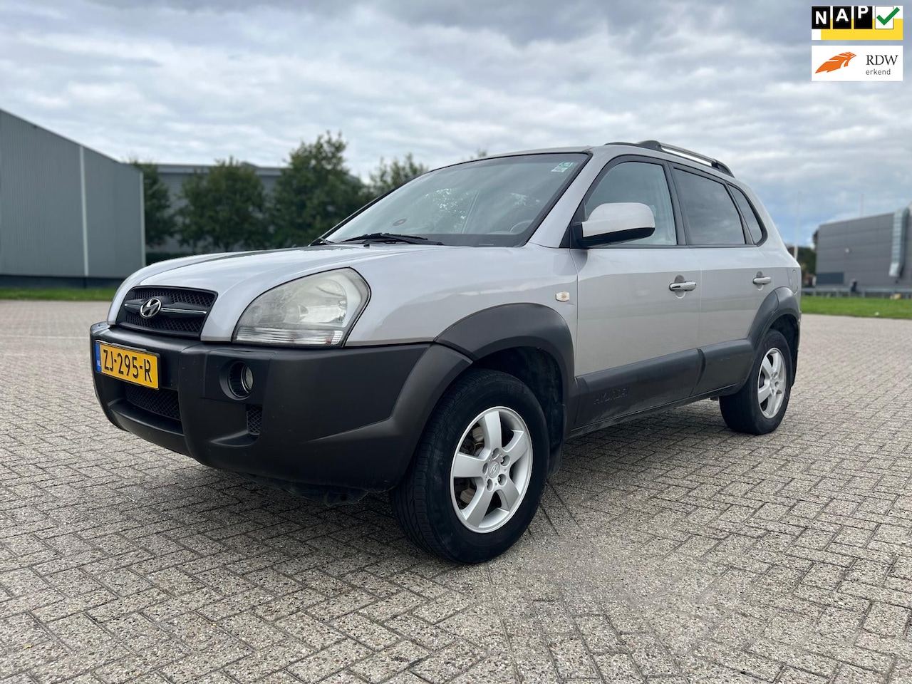 Hyundai Tucson - 2.0 CRDi Style AUTOMAAT / 179.000KM! - AutoWereld.nl