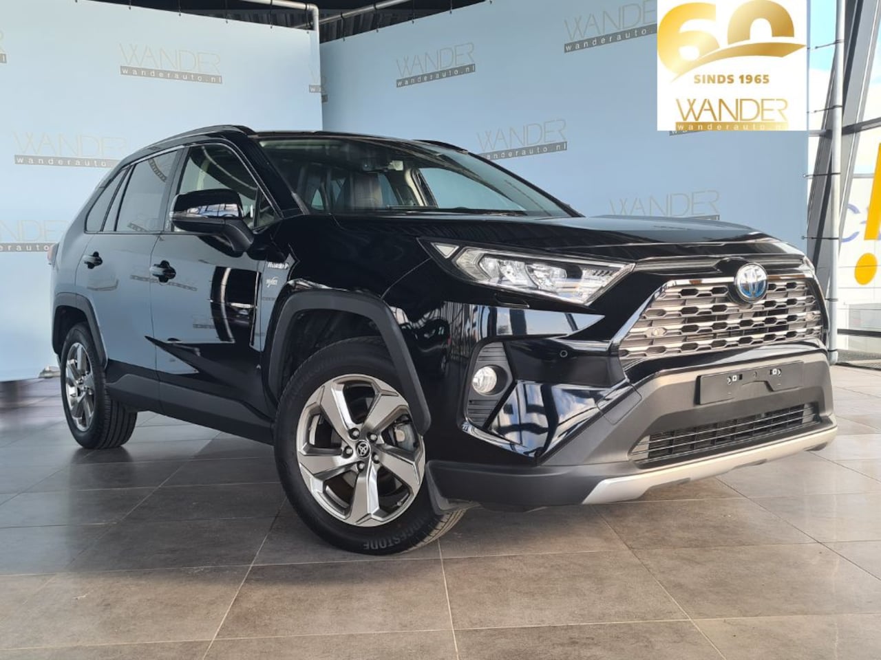 Toyota RAV4 - 2.5 Team Deutschland 4X4 /Stoelverwarming/Stuurverwarming/Elektrische achterklep/Camerabee - AutoWereld.nl