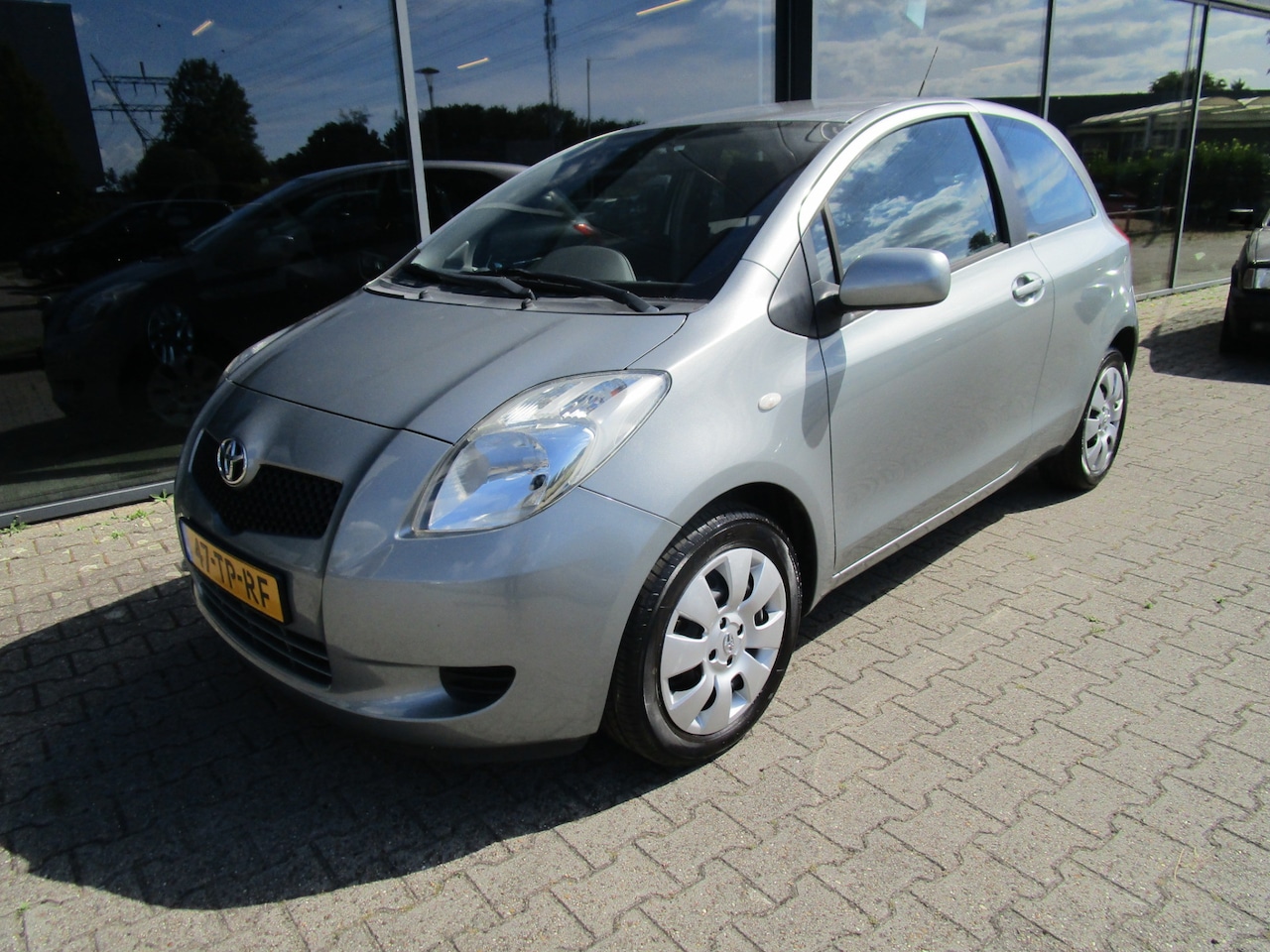 Toyota Yaris - 1.3 VVT-i Sol 1.3 VVTi Sol - AutoWereld.nl