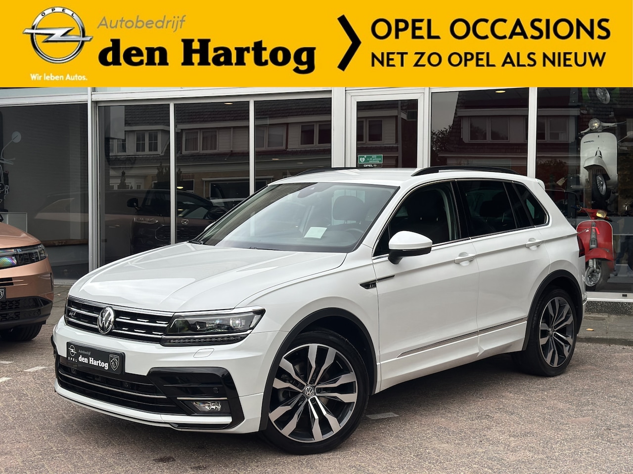 Volkswagen Tiguan - 1.5 TSI R-Line Business ECC/Stoelverwarming V+A/Navi. - AutoWereld.nl