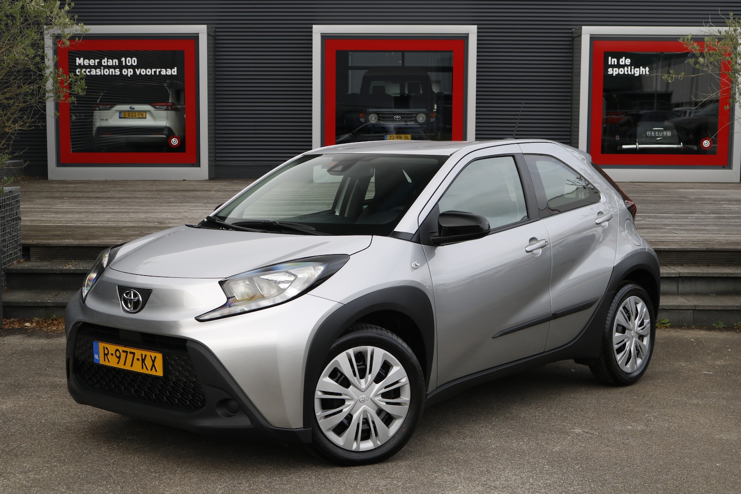 Toyota Aygo X - 1.0 VVT-i S-CVT Play | Apple Carplay | Automaat | Achteruitrijcamera | - AutoWereld.nl