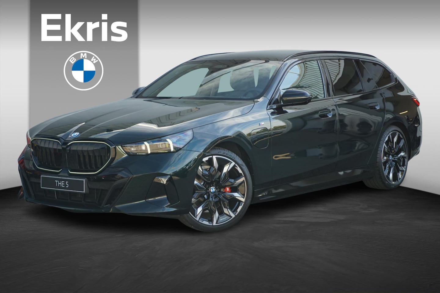 BMW 5-serie Touring - 530e | M Sportpakket Pro | Individual Lak | Trekhaak | Innovation Pack | Comfort Pack - AutoWereld.nl