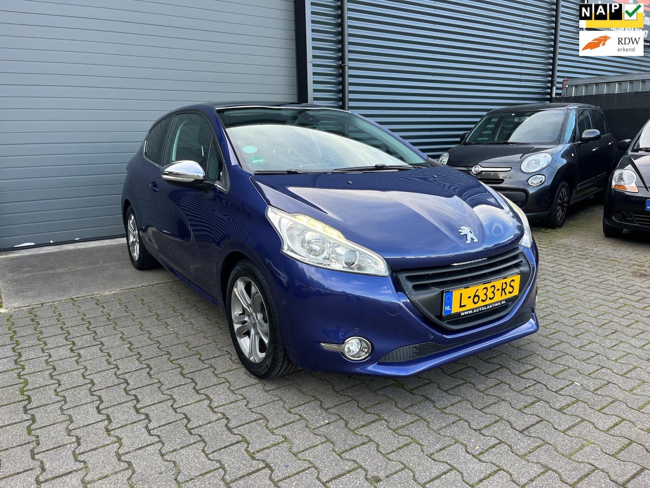 Peugeot 208 - 1.2 VTi Active PANORAMA/NAVIGATIE - AutoWereld.nl