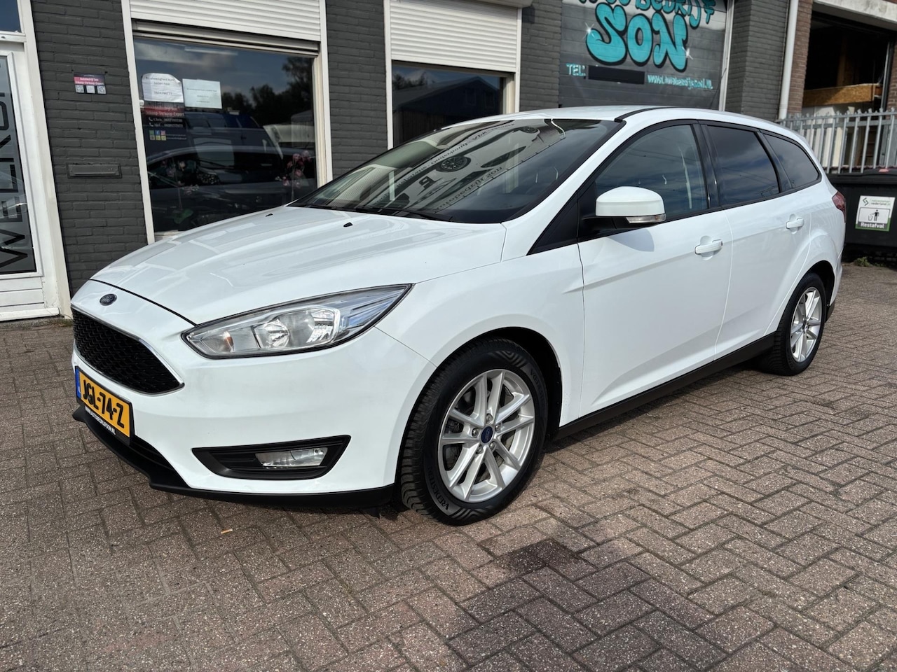 Ford Focus Wagon - 1.0 Titanium 1.0 Titanium - AutoWereld.nl