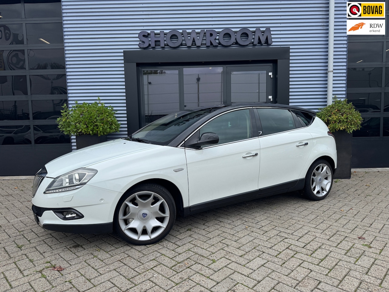 Lancia Delta - 1.8-16V Di Oro Pano|Leder|Automaat|Airco|Stoelverwarming|Trekhaak|Dakdragers - AutoWereld.nl