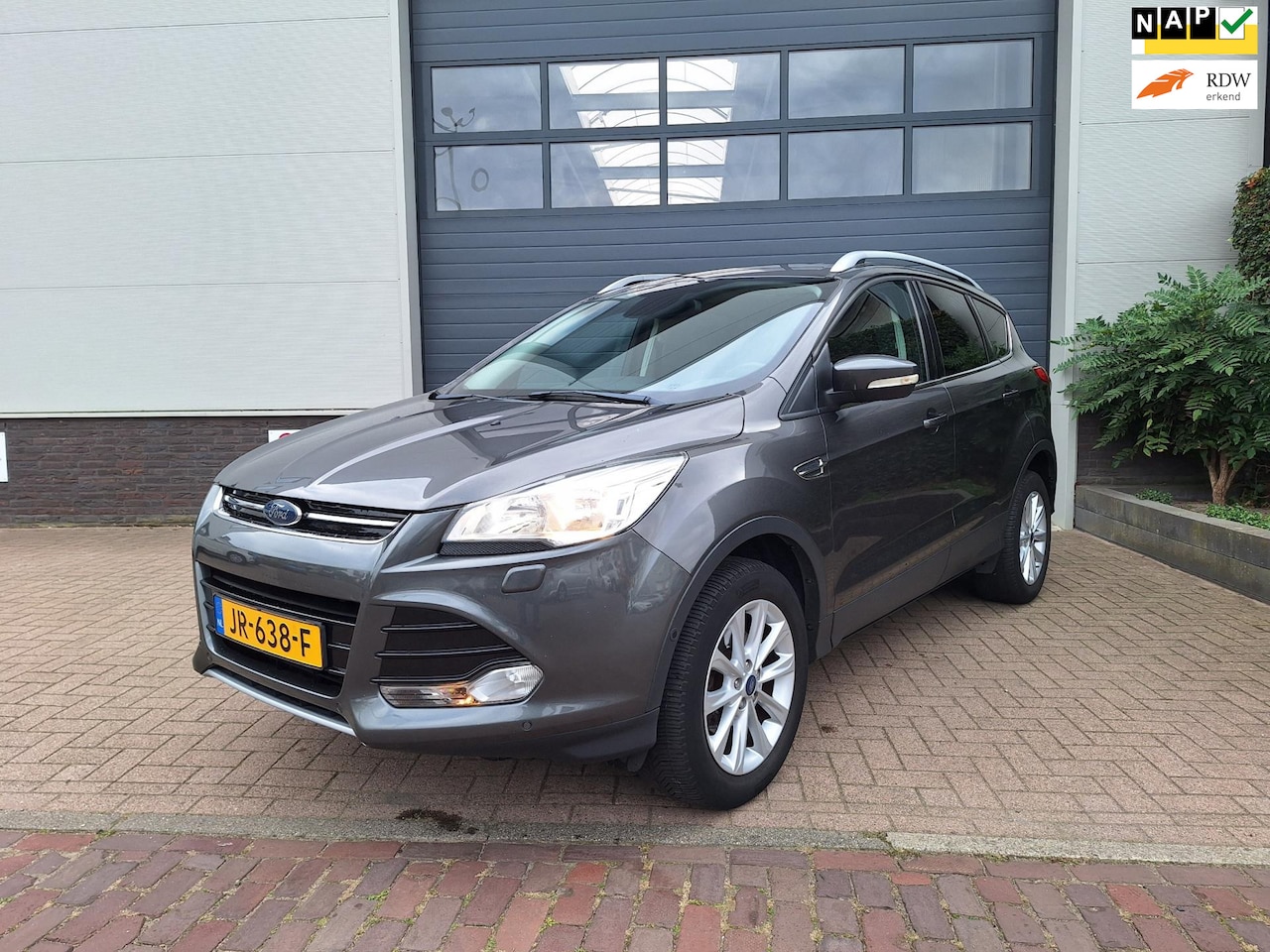 Ford Kuga - | 1.5 Titanium | Panorama dak | Vol optie | Trekhaak | Volledig onderhouden | - AutoWereld.nl