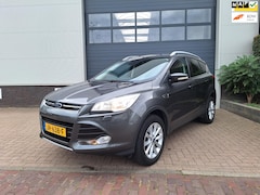 Ford Kuga - | 1.5 Titanium | Panorama dak | Vol optie | Trekhaak | Volledig onderhouden |
