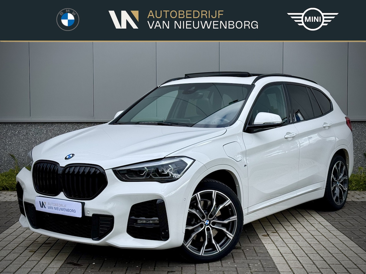 BMW X1 - xDrive25e M-Sport Panoramadak Adapt. Cruise HUD Harman/Kardon Leder Keyless Stoelverw. Ada - AutoWereld.nl