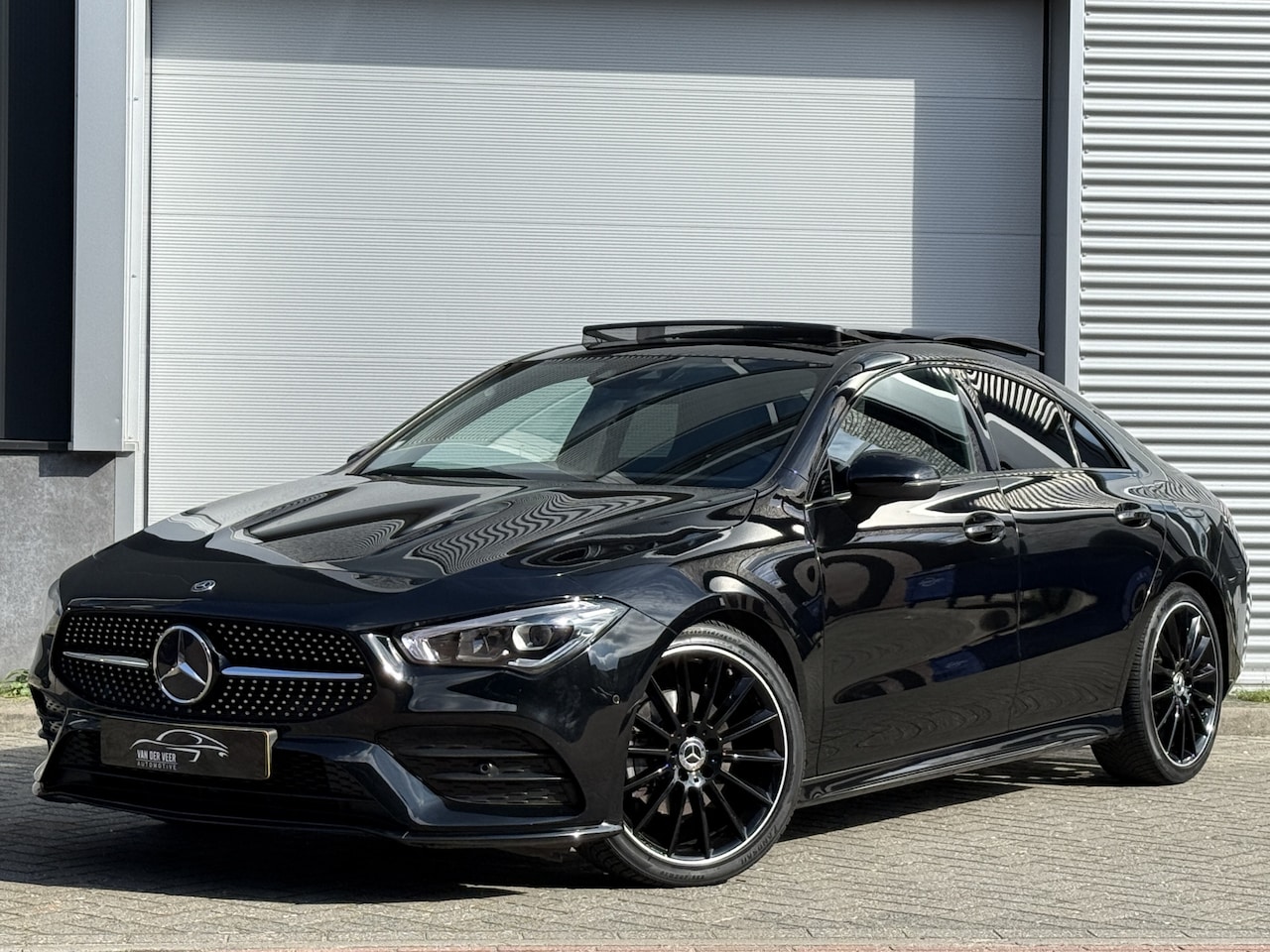 Mercedes-Benz CLA-Klasse - 180 Advantage | AMG Pakket | Panoramadak | Widescreen - AutoWereld.nl