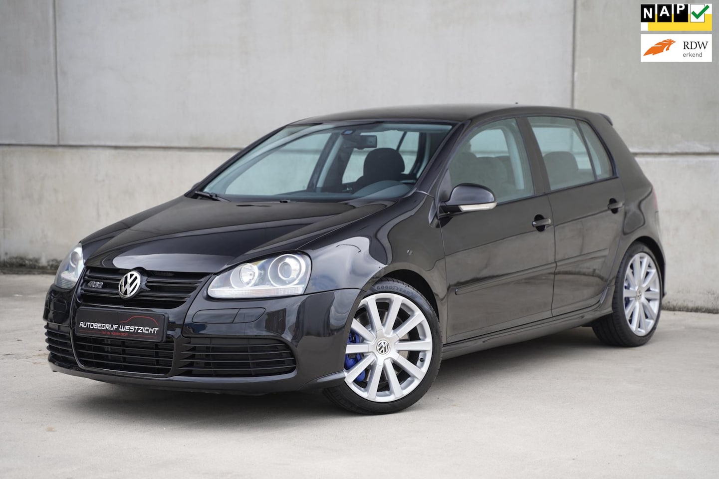 Volkswagen Golf - 3.2 R32 250pk DSG 5 deurs, zwart, origineel! - AutoWereld.nl