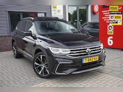 Volkswagen Tiguan - 1.4 TSI eHybrid R-Line Business / Pano / Keyless / Dodehoek / Adaptieve Cruise / Stuurverw