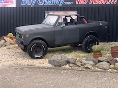 Jeep Wagoneer - International Scout II 345 V8