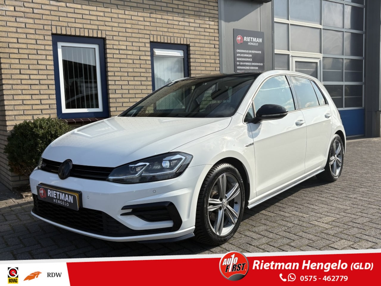 Volkswagen Golf - 1.0 TSI HL Bns R CARPLAY-CAMERA-TREKHAAK - AutoWereld.nl