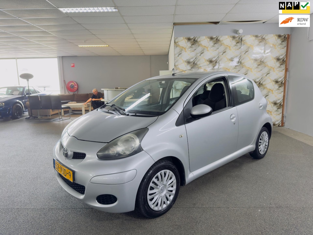 Toyota Aygo - 1.0-12V Comfort Apk Nieuw,Airco,E-Ramen,N.A.P,5Deurs,Nieuwe koppelingsplaten,Topstaat!! - AutoWereld.nl