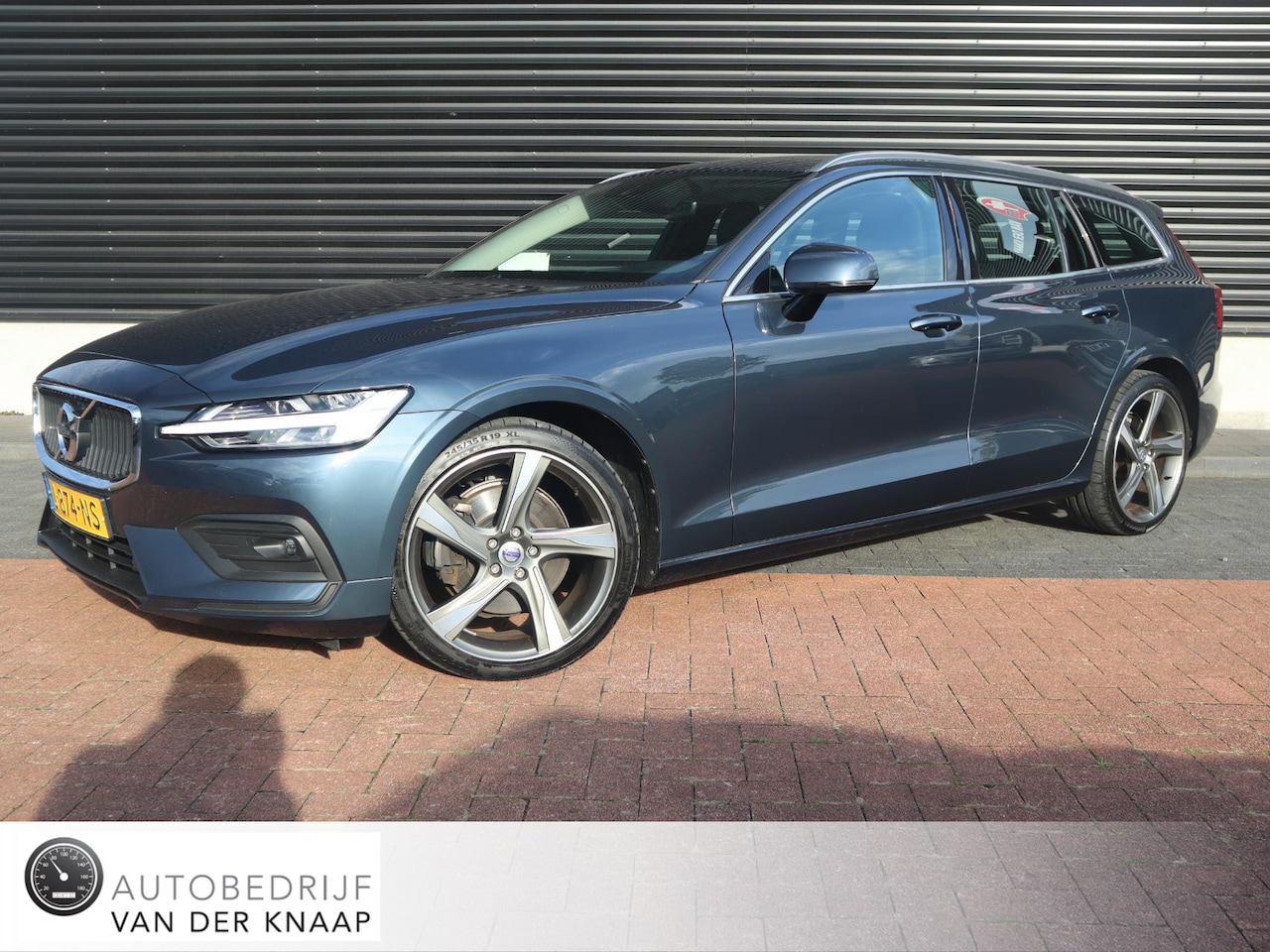 Volvo V60 - 2.0 B3 Business Pro | Clima | Cruise adapt. | Apple Carplay/Navi | Leder | PDC | IntelliSa - AutoWereld.nl