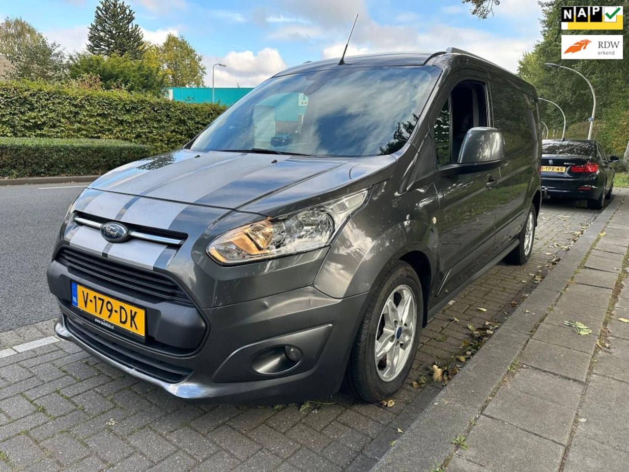 Ford Transit Connect - 1.5 TDCI L2 Sport 1.5 TDCI L2 Sport ,3 persoons, stoelverwarming ,nap - AutoWereld.nl