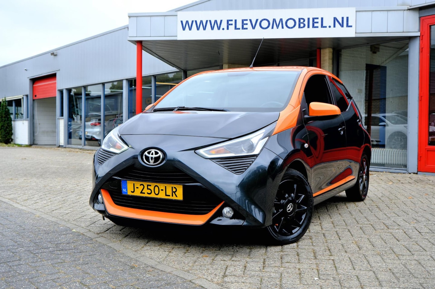 Toyota Aygo - 1.0 VVT-i x-JBL 5-drs Clima|Cam|Apple CarPlay|LMV - AutoWereld.nl