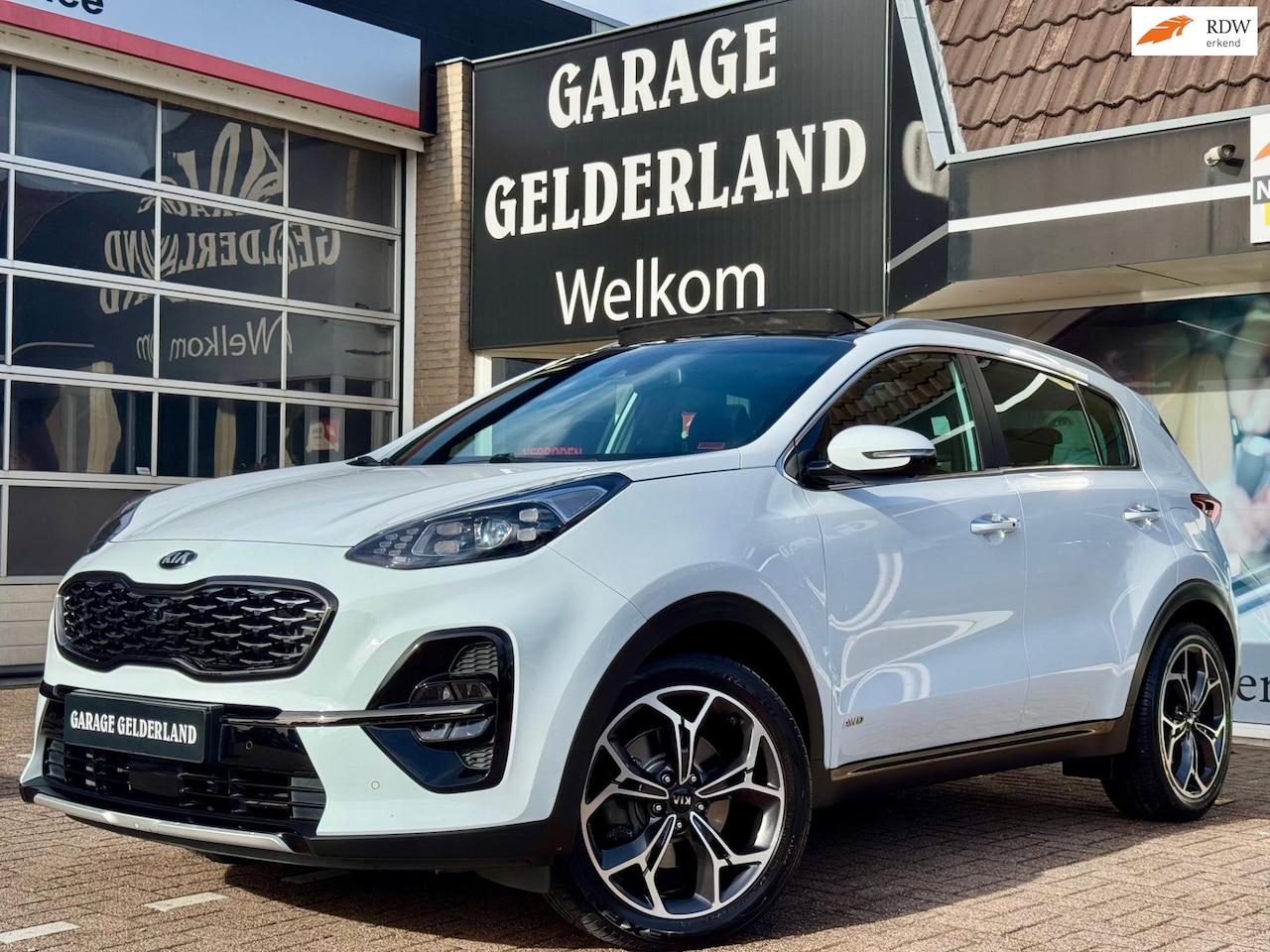 Kia Sportage - 4WD 177PK GT-Line | Pano | Navi | Xenon | Full-Led | Volleder | Cruise | Climate | Trekhaa - AutoWereld.nl