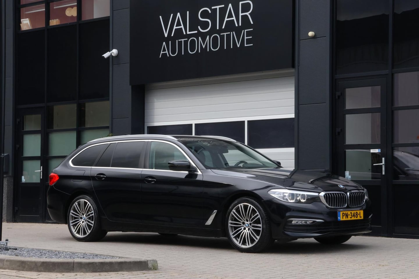BMW 5-serie Touring - 520d Executive | Volledig dealer onderhouden! - AutoWereld.nl