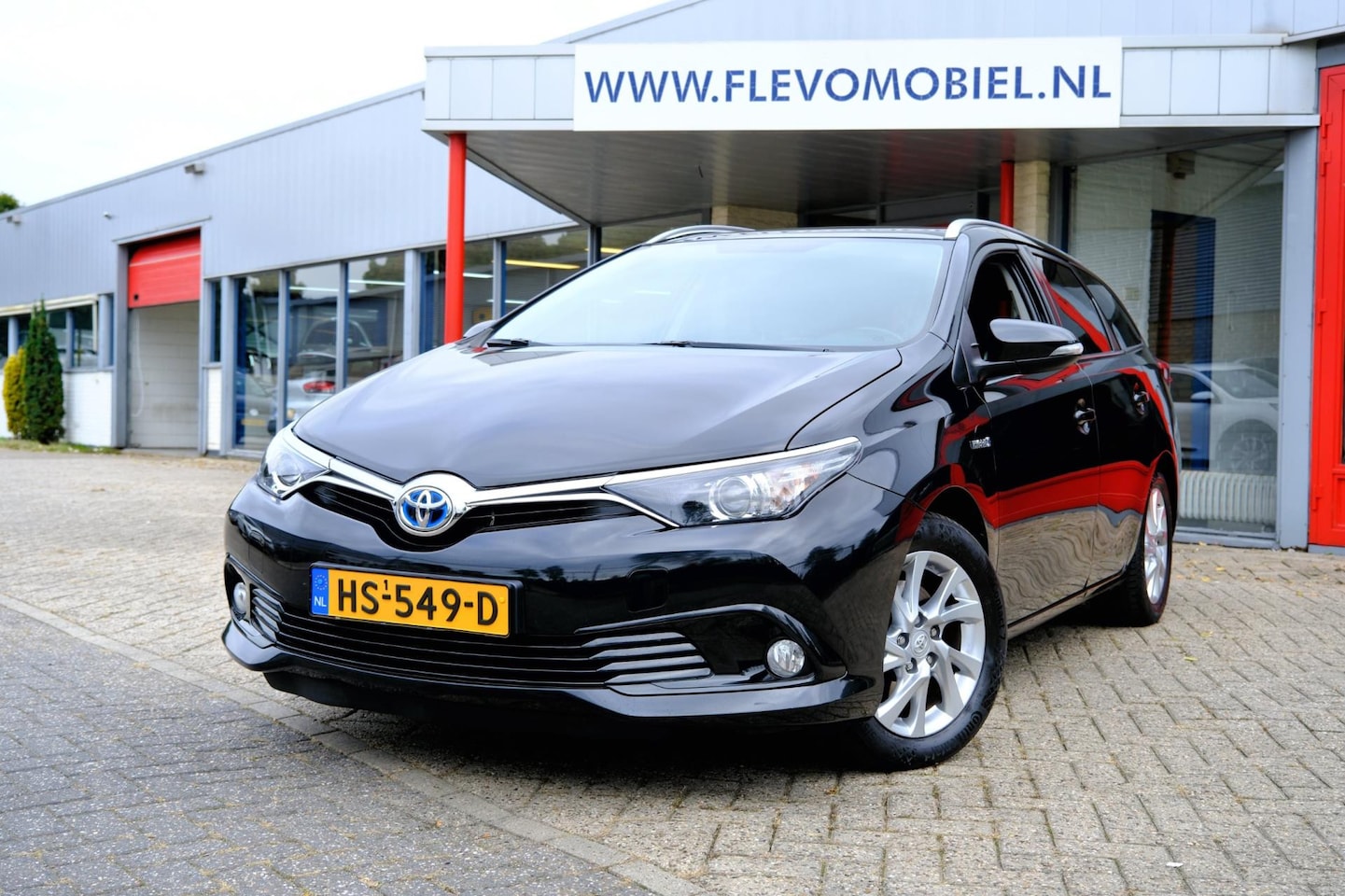 Toyota Auris Touring Sports - 1.8 Hybrid Dynamic Aut. Pano|Navi|Cam|LMV - AutoWereld.nl