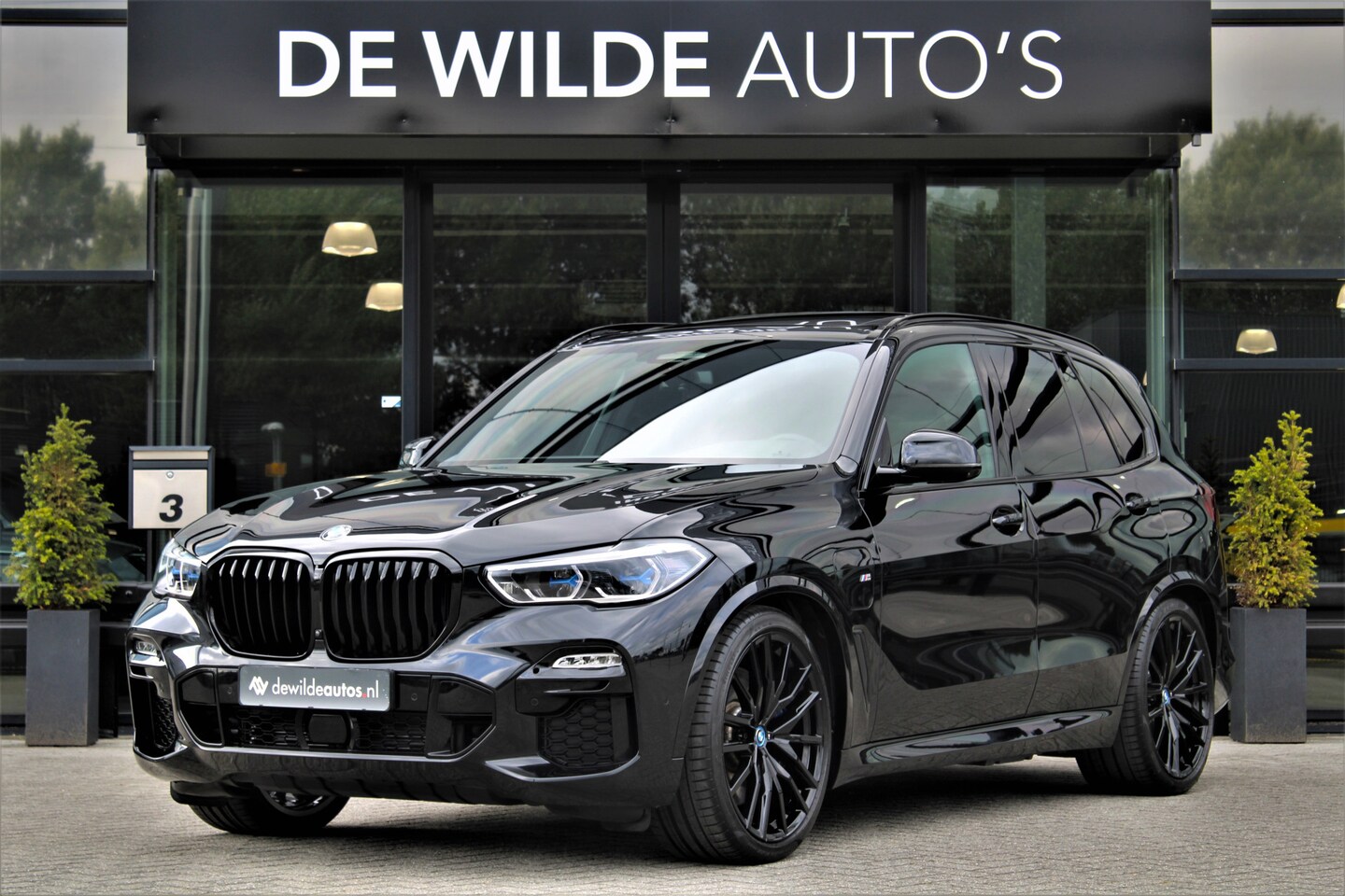 BMW X5 - xDrive45e M-sport 394pk M-seats Pano 4-wielsturing Trekhaak Harman/Kardon Laser Head-up AC - AutoWereld.nl