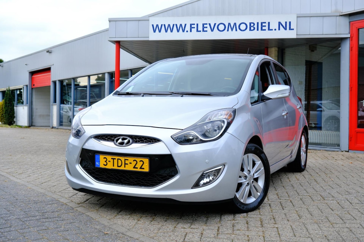 Hyundai ix20 - 1.6i i-Catcher Aut. Pano|Leder|Navi|Cam|LMV - AutoWereld.nl