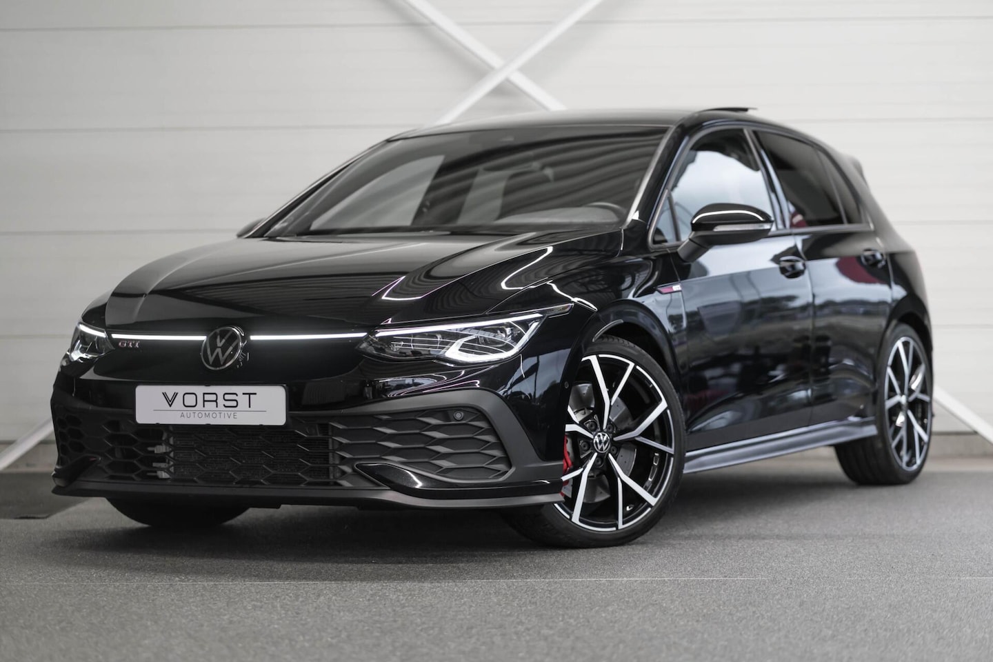 Volkswagen Golf - 2.0 TSI GTI Clubsport Pano HK DSG LED DCC - AutoWereld.nl