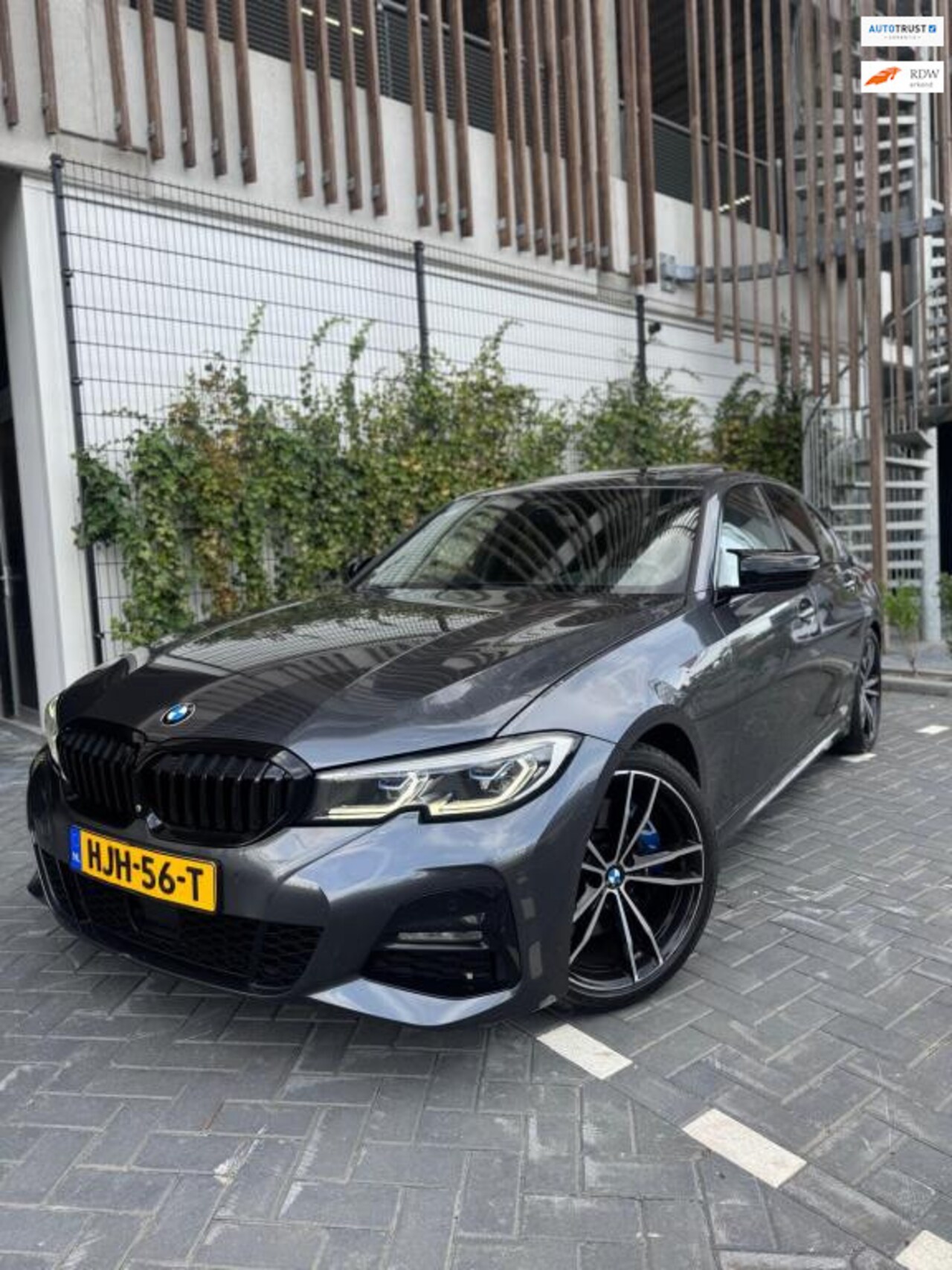 BMW 3-serie - 330i M-SPORT PANO/HUD/360/LASER - AutoWereld.nl