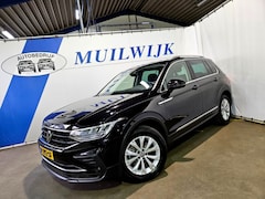 Volkswagen Tiguan - 1.5 TSI Life Business / Virtual / ACC / NL Auto