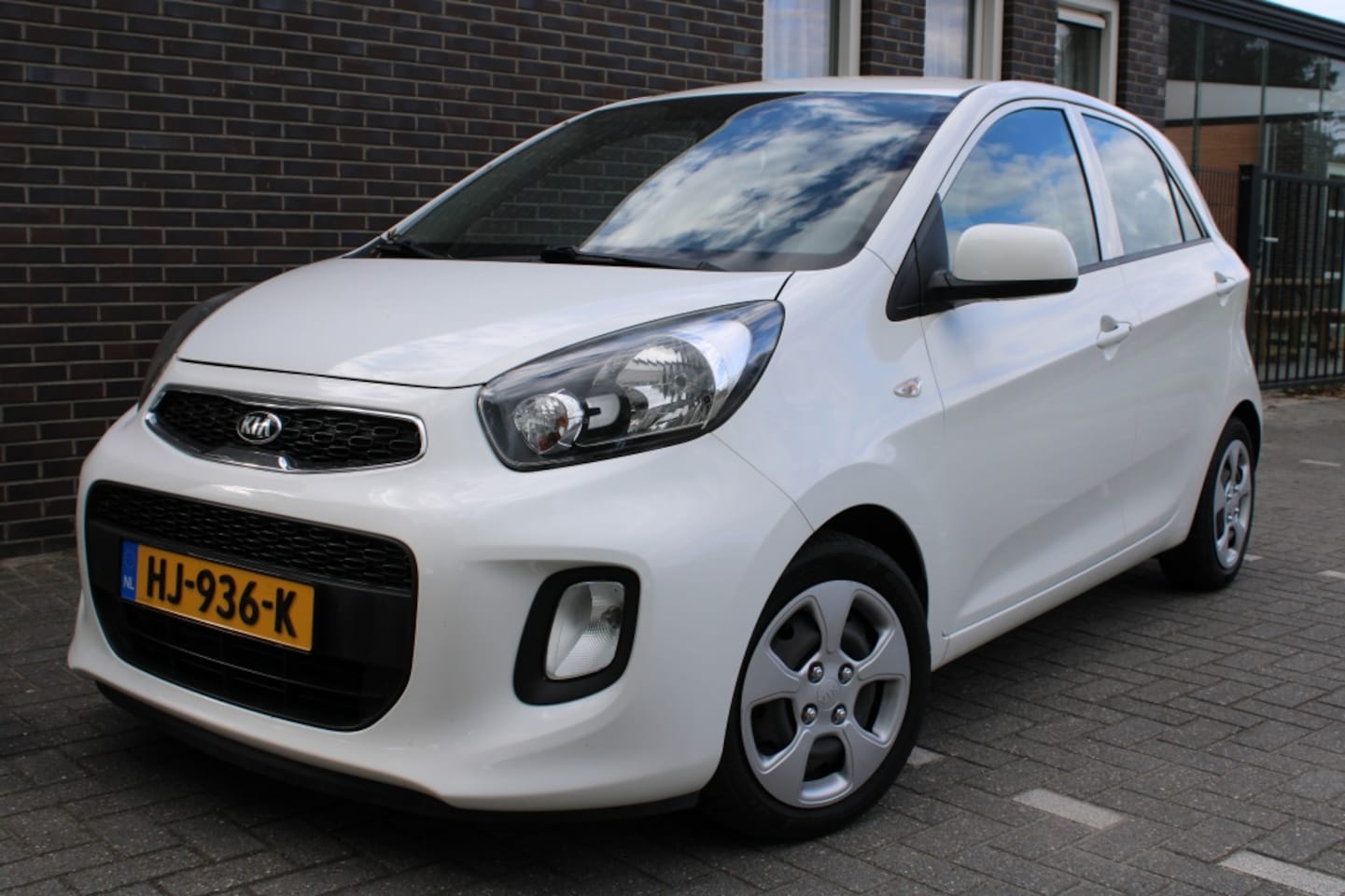 Kia Picanto - 1.0 CVVT ComfortLine-5drs-airco-5 zitplaatsen - AutoWereld.nl