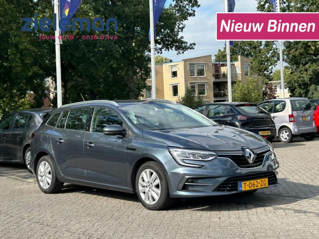 Renault Mégane Estate - Estate 1.3 TCe 140 PK Equilibre - Carplay, Digitaal Cockpit, Clima, Cruise, Trekhaak - AutoWereld.nl