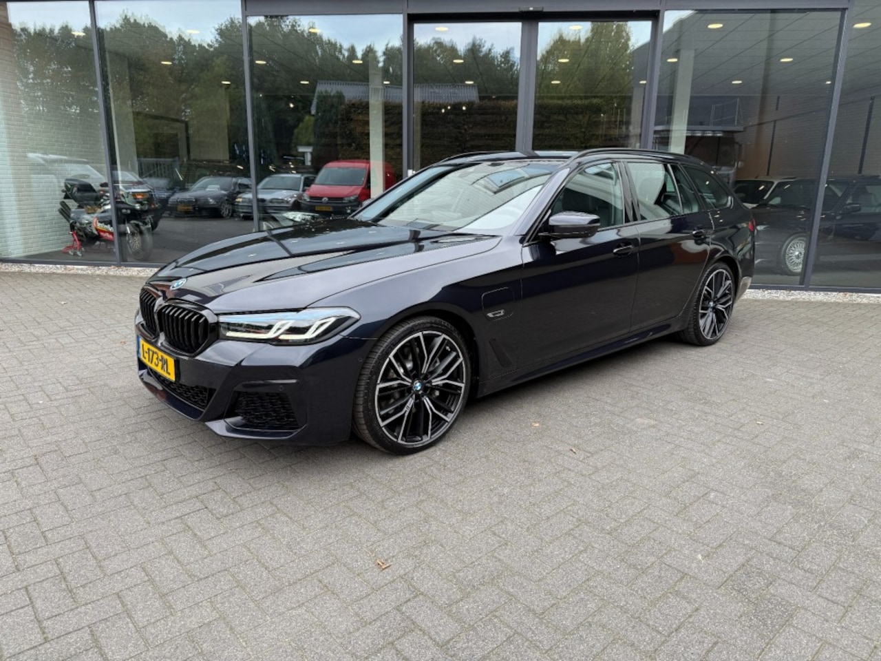 BMW 5-serie - 530e M-Sport,Laser LED,Sport/Comf. zetels,Memory,Cam 360,Trekhk Elekt. - AutoWereld.nl