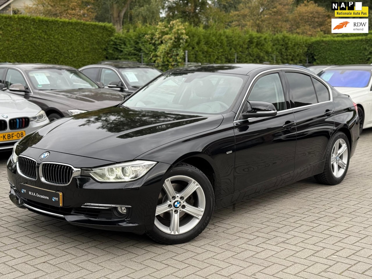 BMW 3-serie - 320i High Executive Luxery Line|Nieuwe Ketting|Navigatie|Climate control|Cruise control|Tr - AutoWereld.nl