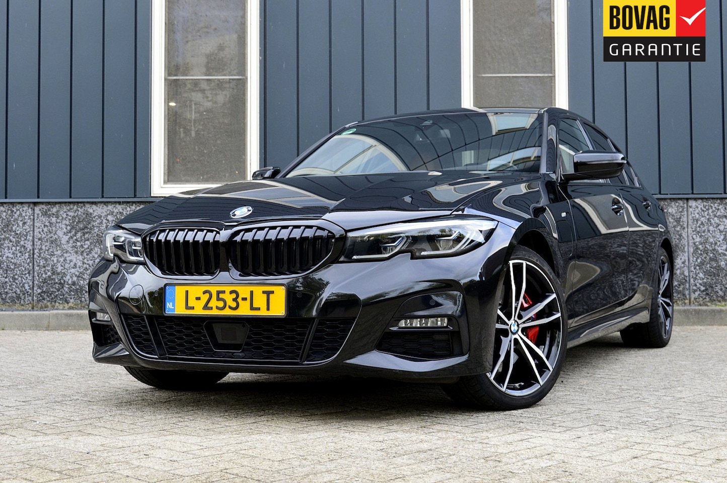 BMW 3-serie - 320e M-Sport Rijklaarprijs-Garantie Navigatie Leder Interieur Laserlicht  Camera 19 Inch - AutoWereld.nl