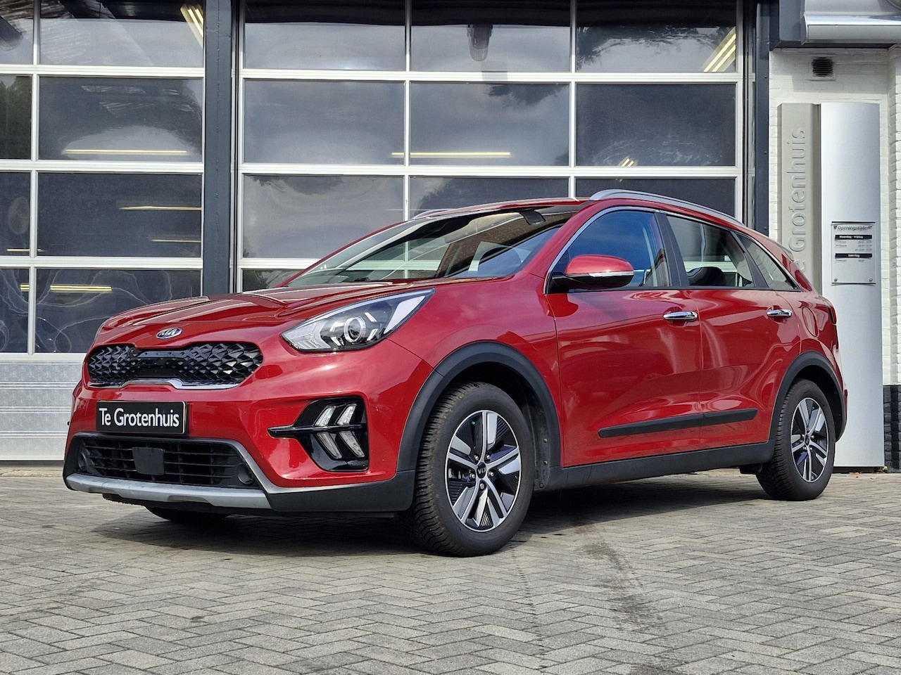 Kia Niro - 1.6 GDi Hybrid DynamicLine | Trekhaak | - AutoWereld.nl