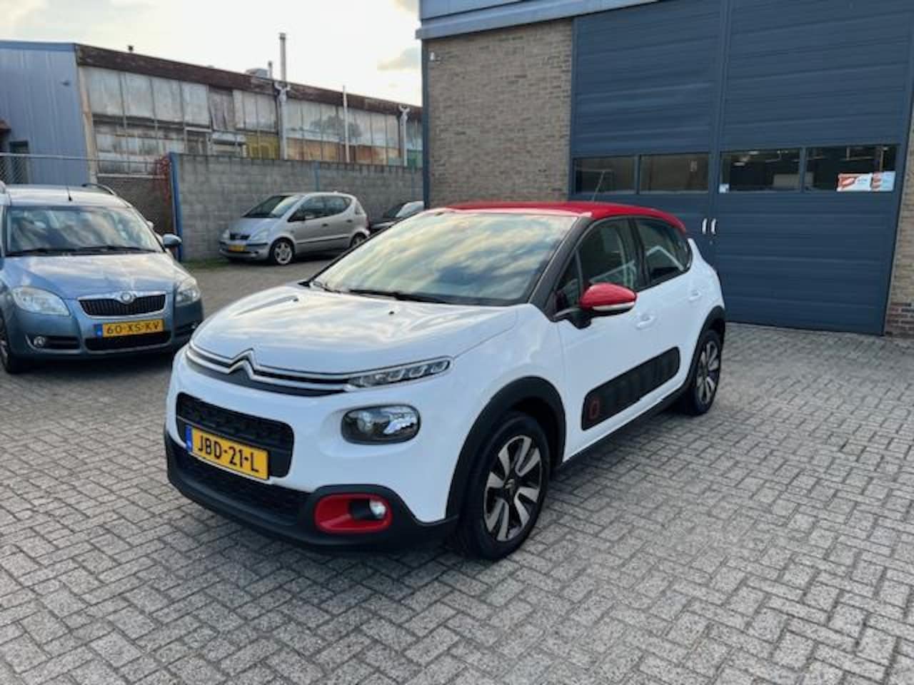 Citroën C3 - 1.2 PureTech Shine_bij 93.000KM Nieuwe riem!!! - AutoWereld.nl