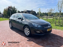 Opel Astra Sports Tourer - 1.4 Turbo Edition Parkeersensoren | Sportstoelen |