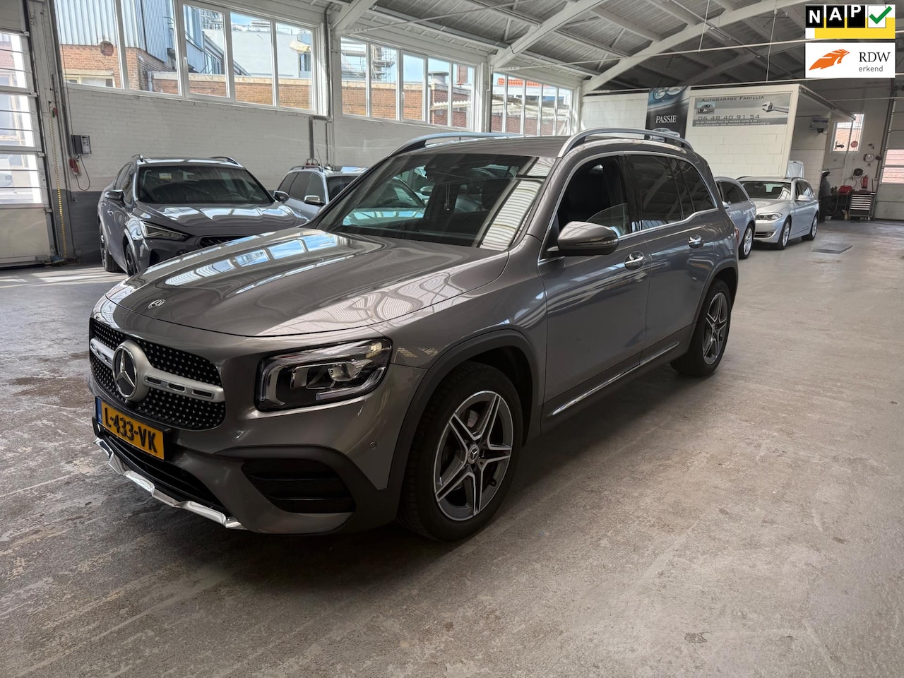 Mercedes-Benz GLB - 180 d Premium AMG - AutoWereld.nl