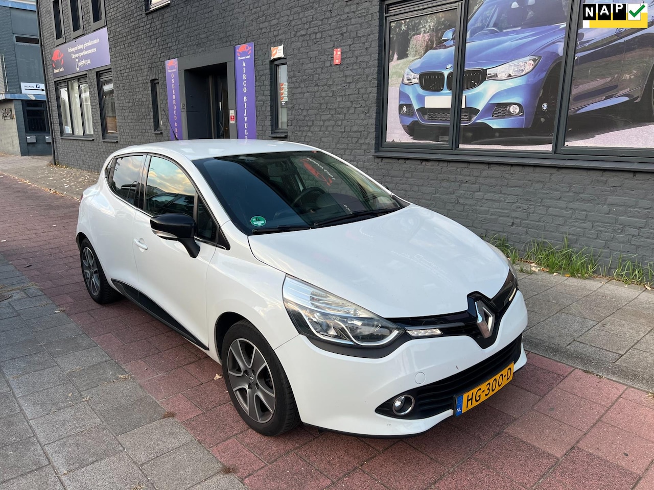Renault Clio - 0.9 TCe ECO Night&Day navi riem vervangen - AutoWereld.nl