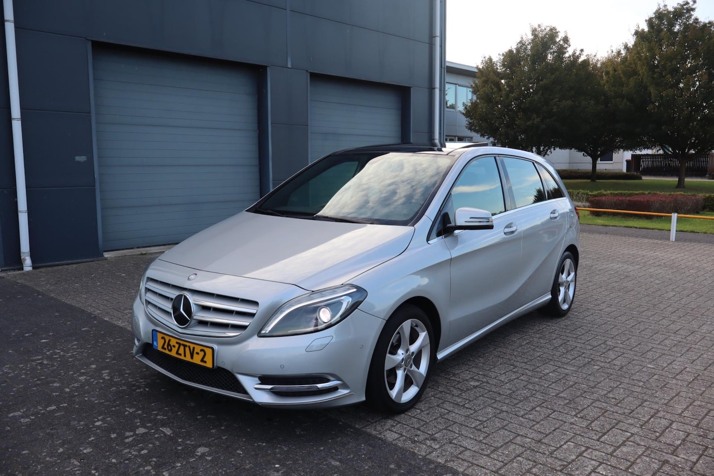 Mercedes-Benz B-klasse - 180 Ambition Automaat/Pano - AutoWereld.nl
