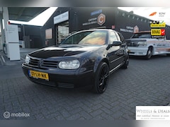 Volkswagen Golf - 1.6-16V