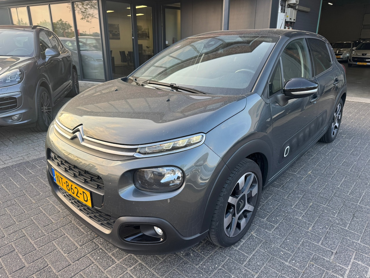 Citroën C3 - 1.2 PureTech S&S Shine AUTOMAAT NAVI CAMERA CRUISE ORIG NL DEALER ONDERHOUDEN - AutoWereld.nl