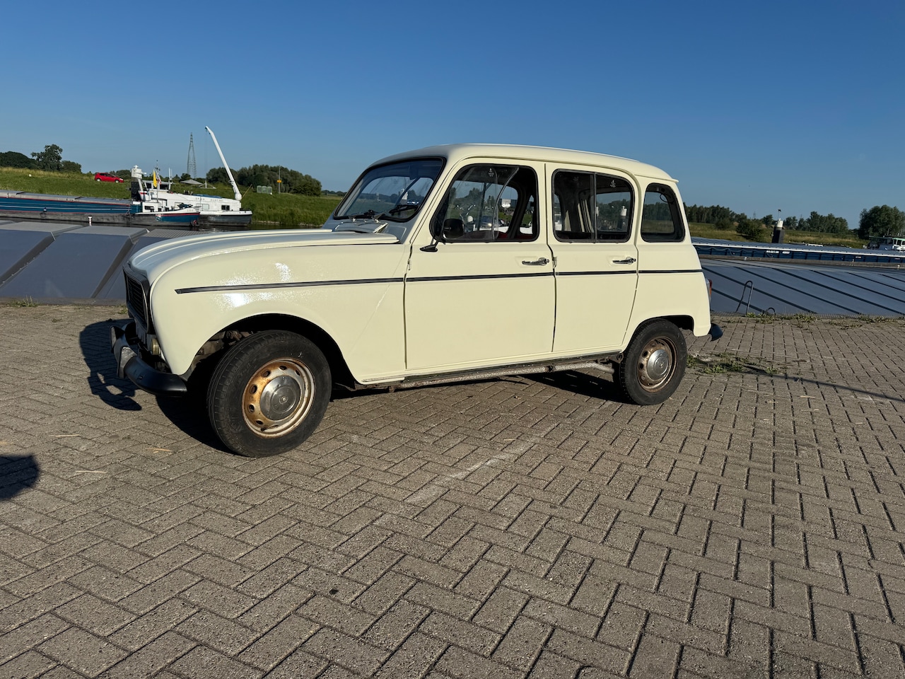 Renault 4 - TL, GTL,  F6  COMBI  1974-1990 - AutoWereld.nl