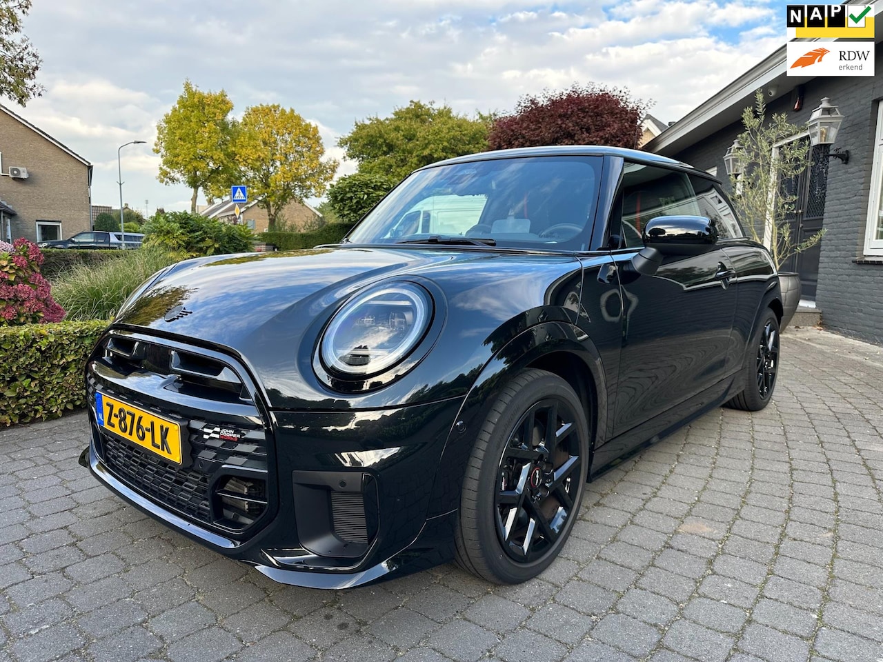 MINI John Cooper Works - 1.5 C Cooper M, Pano, Org NL, Dealer Garantie - AutoWereld.nl
