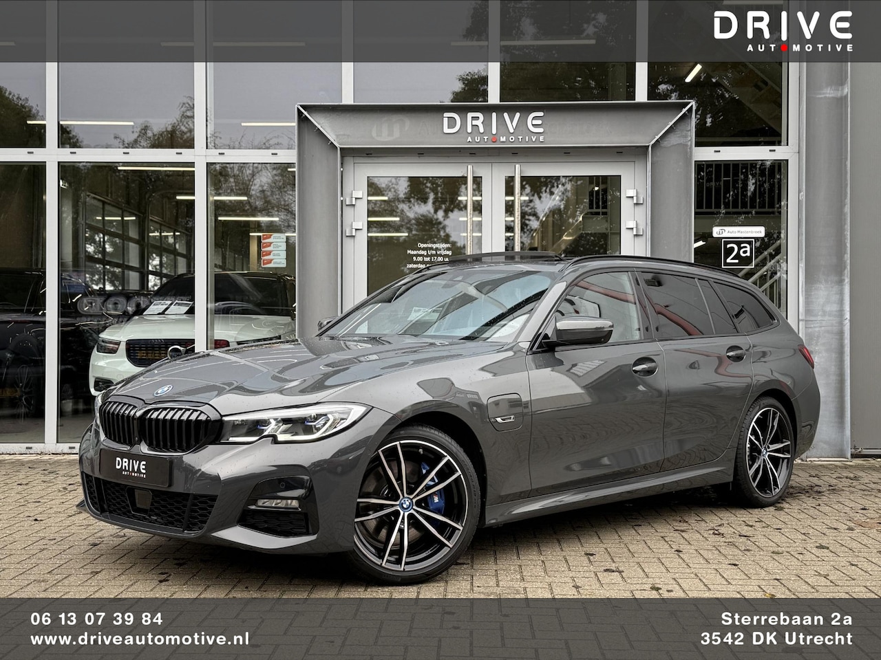 BMW 3-serie Touring - 330e High Ex. M-sport plus|SOH98%|Pano|Laser|CoPilot|HiFi|Trekhaak|Dravit grey - AutoWereld.nl