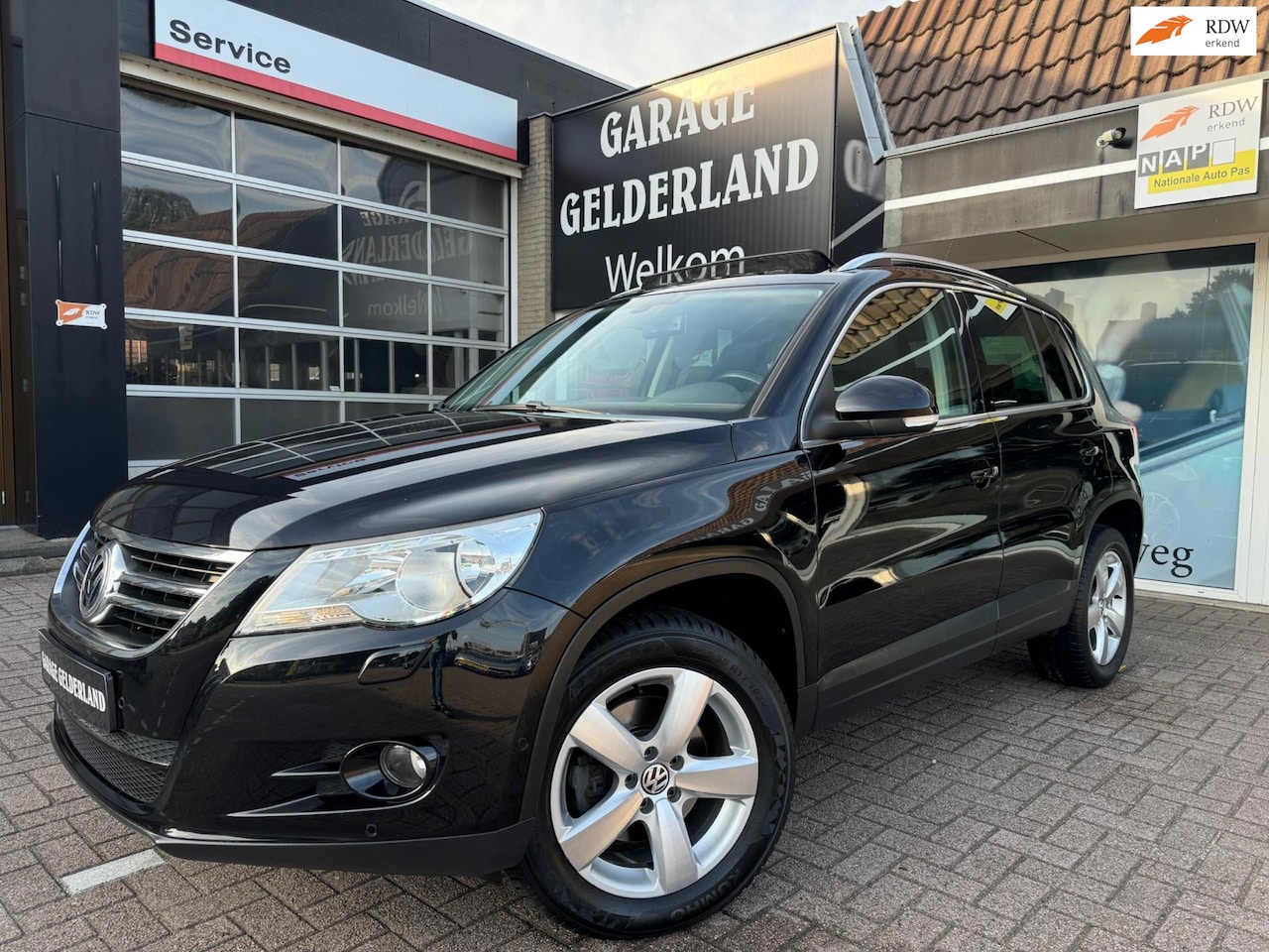 Volkswagen Tiguan - 2.0 TSI Sport&Style 4Motion | Navi | Pano | Cruise | Climate | Pdc | Iso | Stoelverw. | Fu - AutoWereld.nl